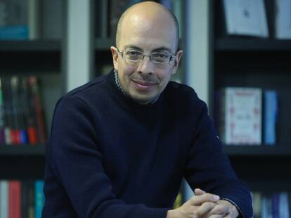 El escritor mexicano Jorge Volpi, ganador del premio Alfaguara 2018, retratado en Madrid.