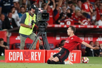  Lucas Torró celebra el primer gol del equipo navarro en la final de la Copa del Rey.