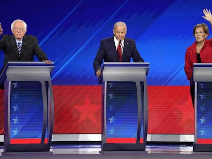 De esquerda a direita, Bernie Sanders, Joe Biden e Elizabeth Warren, nesta quinta-feira durante o debate em Houston.