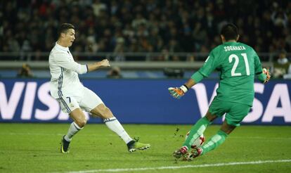 Cristiano Ronaldo marca el tercer gol.