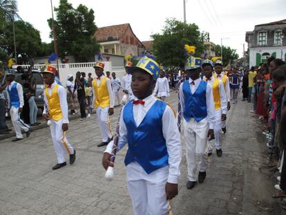 Celebración del día de la bandera, el domingo 18 de mayo, en el centro de Cabo Haitiano, segunda ciudad en importancia del país.