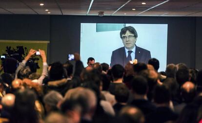 Videoconferència de Puigdemont en una reunió de la Nova Aliança Flamenca.