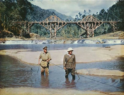 El teniente coronel Nicholson (Alec Guinness) y el coronel Saito (Sessue Hayakawa) en el clímax de 'El puente sobre el río Kwai', de David Lean.