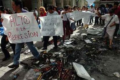 Manifestación el miércoles en el zócalo de la ciudad de Oaxaca en apoyo a los maestros del Estado.