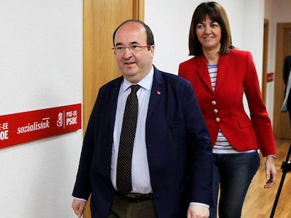 Los secretarios del PSC y del PSE, Miguel Iceta e Idoia mendia en Bilbao.