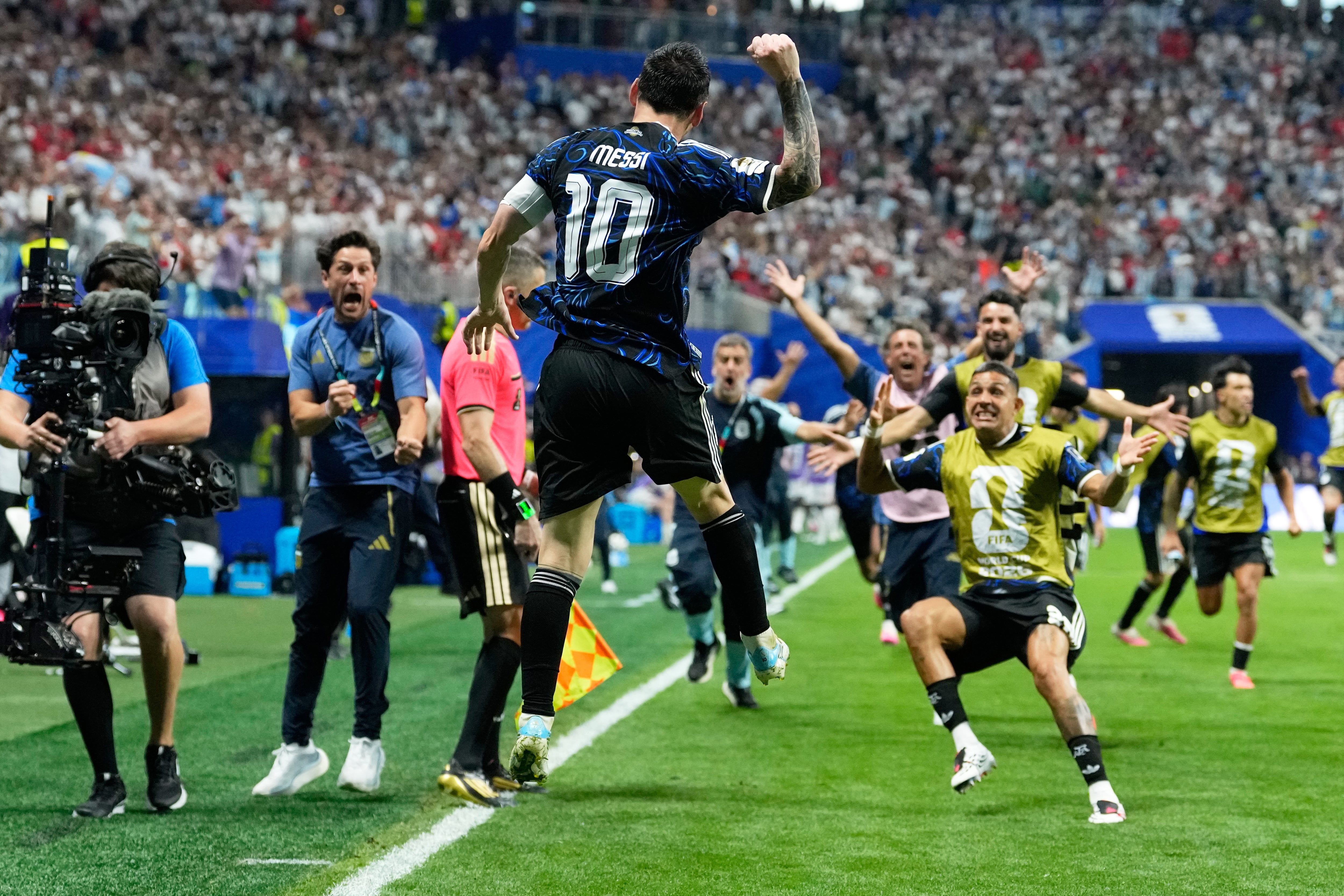 Messi emula a Maradona ante Inglaterra y va a por Pelé