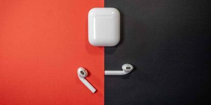 AirPods fondo colores rojo y negro