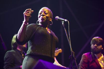 Saundra Williams de Saun & Starr al concert del BAM.