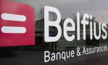 El logo de Belfius Banca y Seguros, nuevo nombre de la rama belga del banco Dexia, en Bruselas, Bélgica. EFE/Archivo