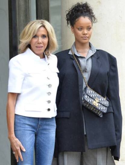 Rihanna y la primera dama de Francia Brigitte Trogneux.