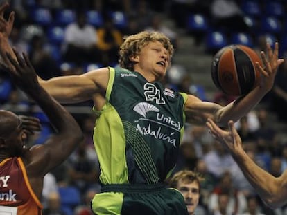 Dudley trata de bloquear una entrada de Kuzminskas