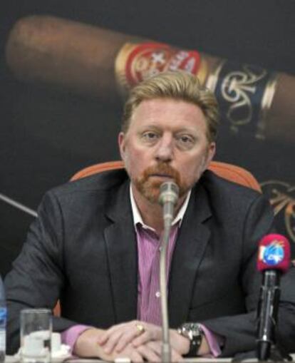 El extenista alemán Boris Becker, tres veces ganador del torneo de Wimbledon, habla, este 2 de marzo, en La Habana, donde se declaró un "amante" de los puros en la edición XV del Festival del Habano en Cuba.