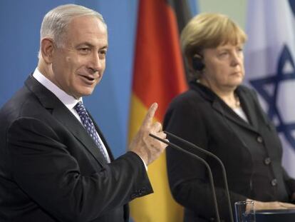 La canciller Merkel y el primer ministro Netanyahu, este jueves en Berl&iacute;n.