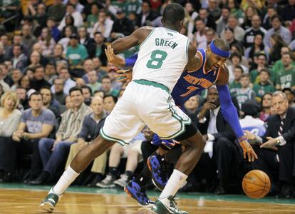 Carmelo Anthony trata de marcharse de Jeff Green.