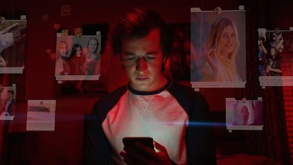 Fotograma del documental 'The Social Dilemma', de Netflix, que cuenta la importancia que tiene el secuestro de nuestra atención en las redes sociales.