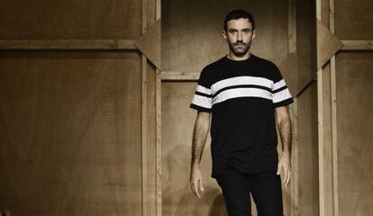 El dise&ntilde;ador Riccardo Tisci tras un desfile de Givenchy. 