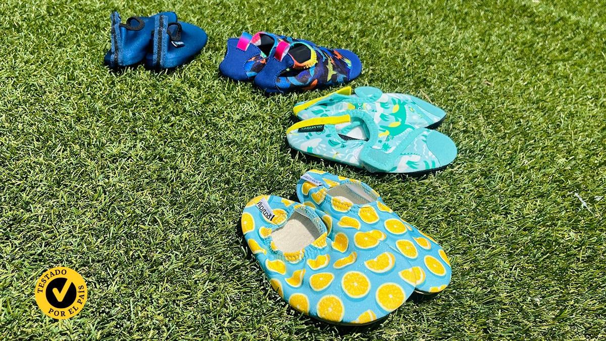Hemos probado cuatro calcetines de piscina para niños y estos son nuestros favoritos