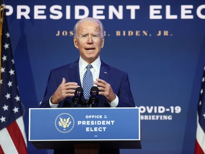 Joe Biden se dirige a los medios este lunes desde Delaware, tras la primera reunión con su grupo de expertos sobre la covid-19.