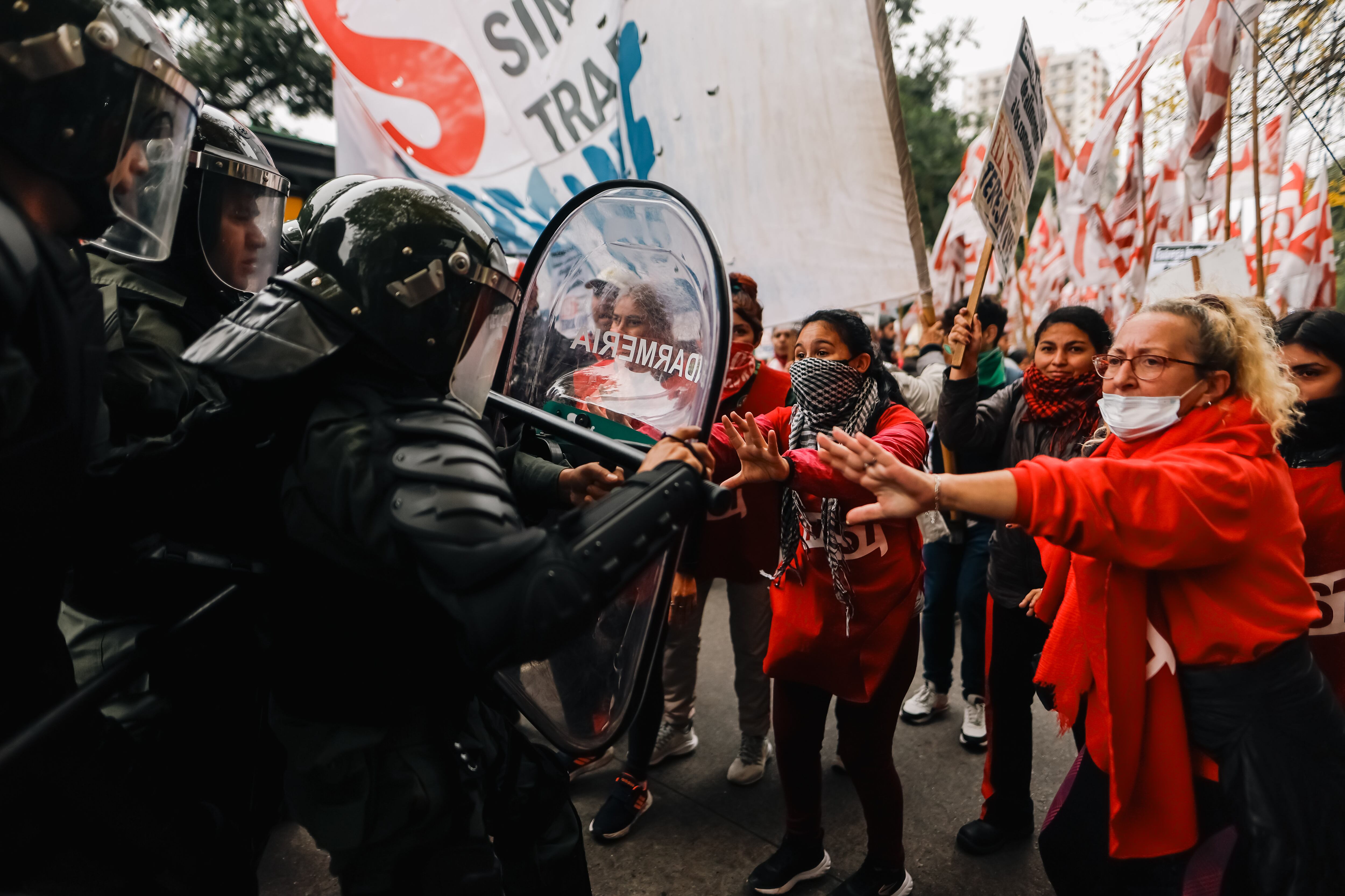 Argentina's government escalates war against social movements, calling them 'a modern slavery system' | International - Vimarsana News