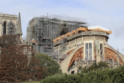 La reconstrucción propiamente dicha empezará en 2021, una vez los arquitectos cuenten con un diagnóstico completo. En la imagen, la catedral de Notre Dame, este martes.