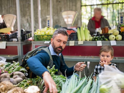 Que los padres enseñen a sus hijos a hacer elecciones alimentarias conscientes no solo mejora su salud física, también el bienestar del planeta.