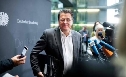 Stephan Brandner, diputado del AfD, este miércoles tras su destitución como presidente del Comité de Derechos del Bundestag, en Berlín.