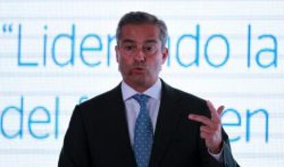 El consejero delegado del BBVA, Ángel Cano, habla durante la conferencia "Liderando la banca del futuro en América del Sur" en Bogotá (Colombia).