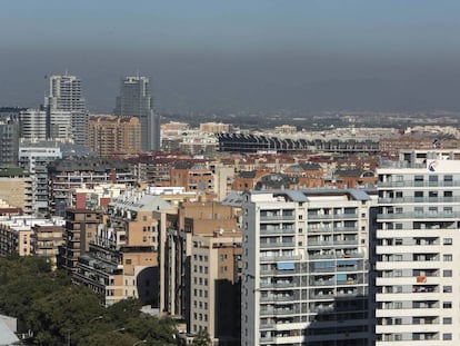 La contaminaci&oacute;n visible este mi&eacute;rcoles sobre la ciudad de Valencia. 
