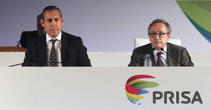 Manuel Polanco, presidente de PRISA (derecha), y Manuel Mirat, consejero delegado (izquierda)