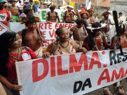 Indígenas se manifiestan contra la presa el pasado junio en Río de Janeiro.