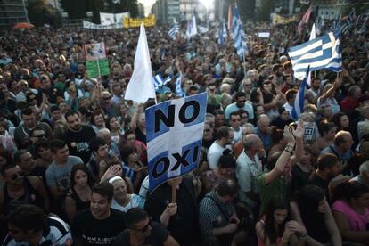 Manifestação a favor do 'não', nesta sexta, em Atenas.