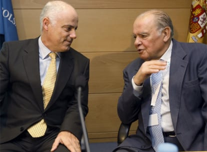 El secretario de Economía, José Manuel Campa, y el secretario general iberoamericano, Enrique Iglesias.