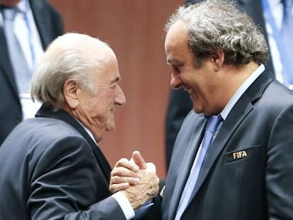 Blatter y Platini, en el &uacute;ltimo congreso de la FIFA, en Z&uacute;rich. 