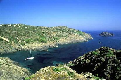 Una de las solitarias calas del cabo de Creus, un entorno ideal para bucear.