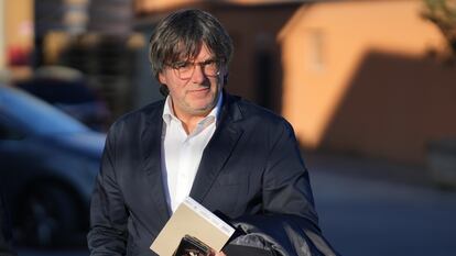 Puigdemont, a su llegada la tarde del viernes a la población francesa de Ribesaltes, donde participa en el acto de presentación del nuevo gobierno del Consejo de la República.