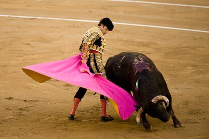 José Tomás durante el último evento de tauromaquia en la plaza La Monumental de Barcelona, en 2011.