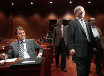 Artur Mas y José Montilla, ayer en el Parlament.