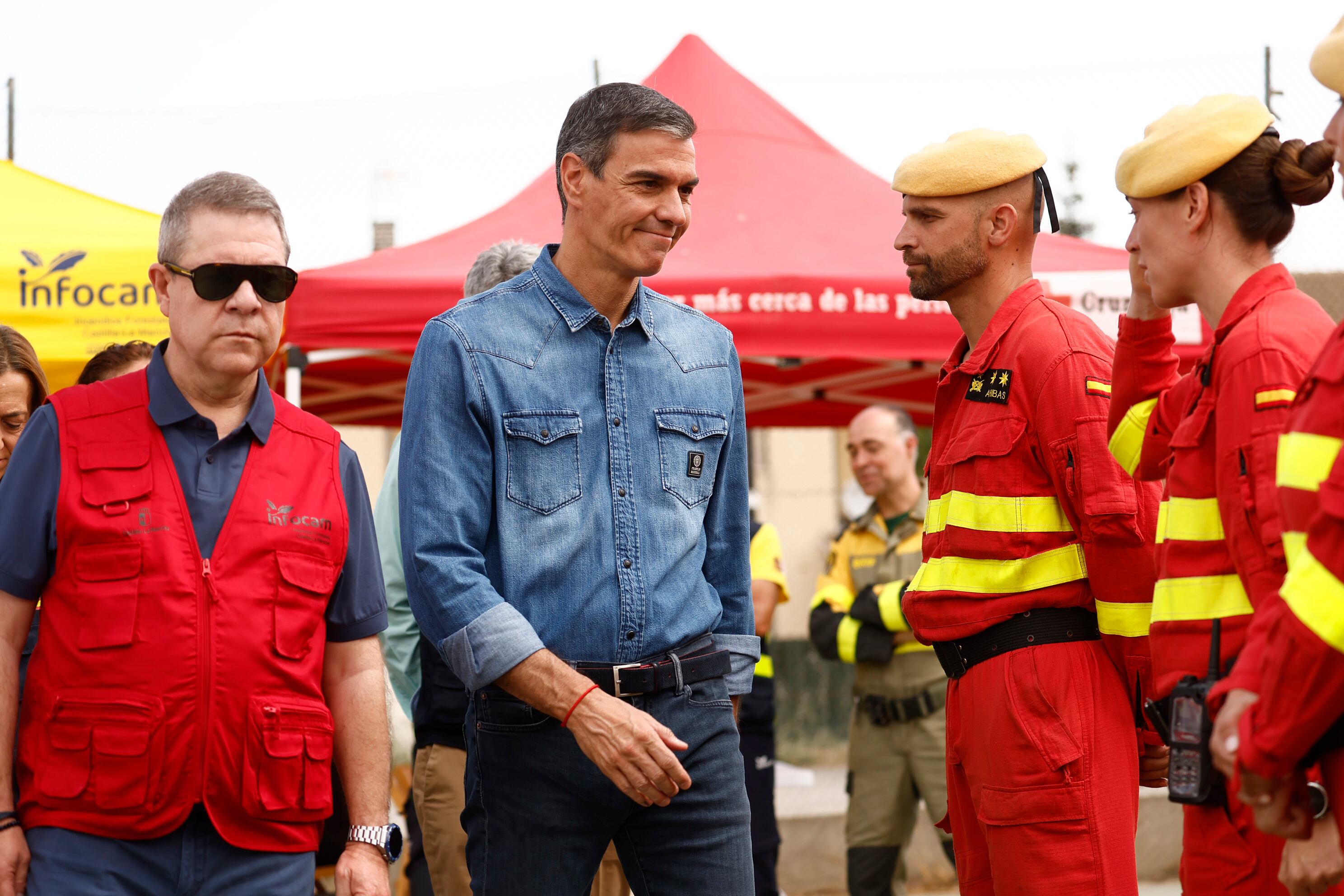 Última hora de los incendios forestales, en directo | Sánchez visita las zonas afectadas por el fuego en Guadalajara