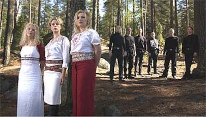 Los integrantes actuales del grupo Värttinä.