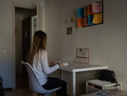 Núria García en su habitación en Barcelona, el pasado 22 de diciembre.