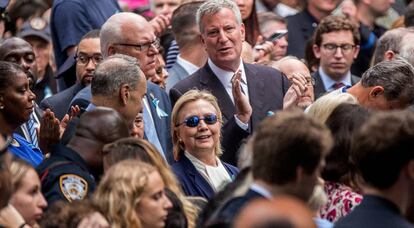 Hillary Clinton a Nova York, diumenge, abans de patir una indisposició