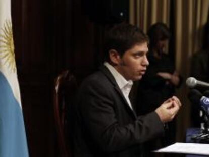  El ministro de Econom&iacute;a argentino, Axel Kicillof, habla durante una rueda de prensa. 