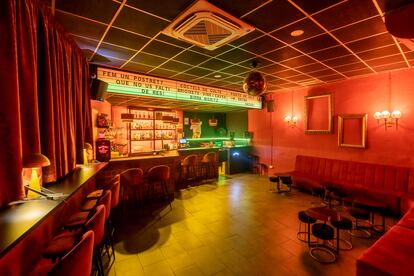 Interior del cocktail bar 'Rouge' de Barcelona en una imagen de archivo