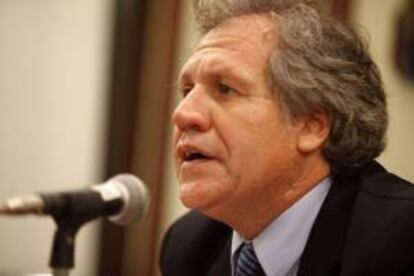 El canciller de Uruguay, Luis Almagro, habla durante una conferencia, en la Cámara Oficial Española de Comercio, Industria y Navegación, en Montevideo (Uruguay).