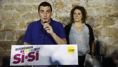 Quim Arrufat i Núria Gibert, membres de la CUP, aquest dimecres.