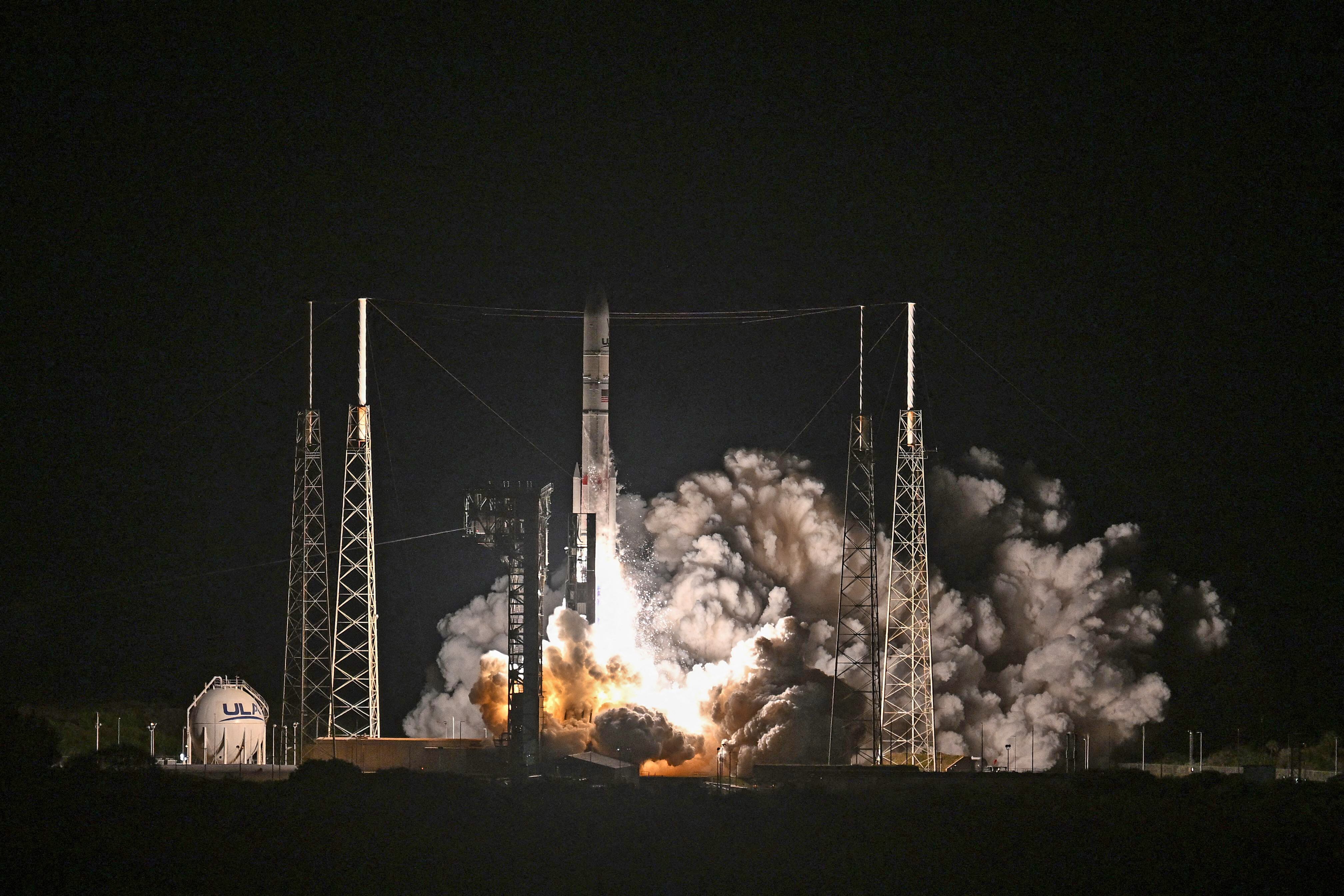 El cohete 'Peregrino 1' despega desde Cabo Cañaveral (Florida).