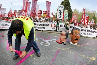 Manifestaci&oacute;n de profesores contra los recortes en educaci&oacute;n.  / ANXO IGLESIAS