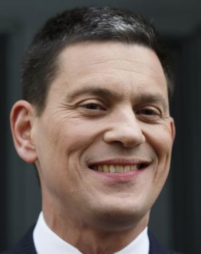 El político laborista y antiguo ministro de Exteriores David Miliband tras anunciar su renuncia.