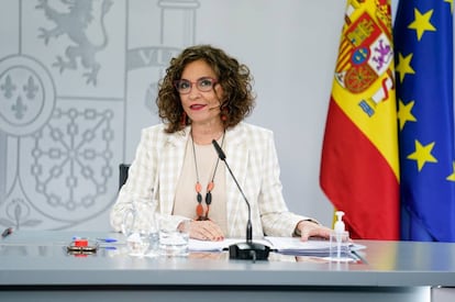 La ministra portavoz y de Hacienda, María Jesús Montero, comparece en rueda de prensa posterior al Consejo de Ministro s en Moncloa, a 4 de mayo de 2021, en Madrid (España). El Consejo de Ministros de hoy ha sido el último que el Gobierno ha celebrado ant