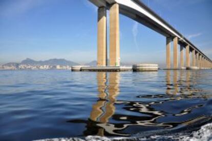 A ponte Rio-Niterói.